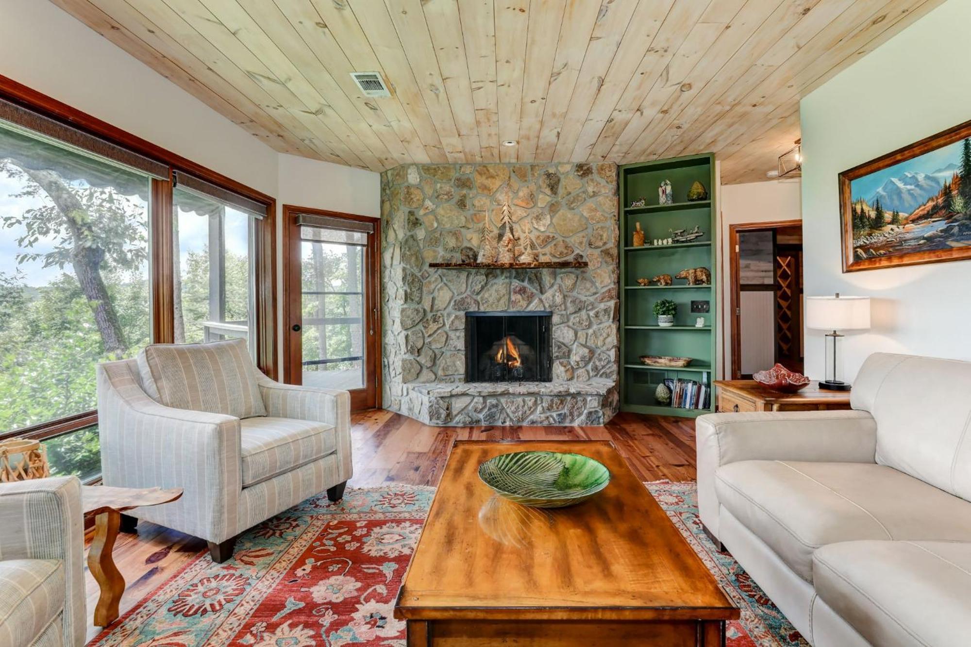 Falken Haus - Relax In Seclusion With Panoramic Lake Views Jasper Eksteriør billede